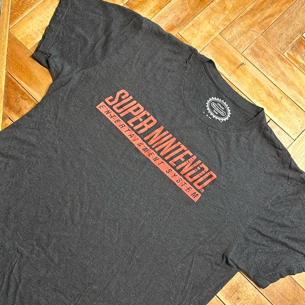 SNES t men’s Large. Nintendo